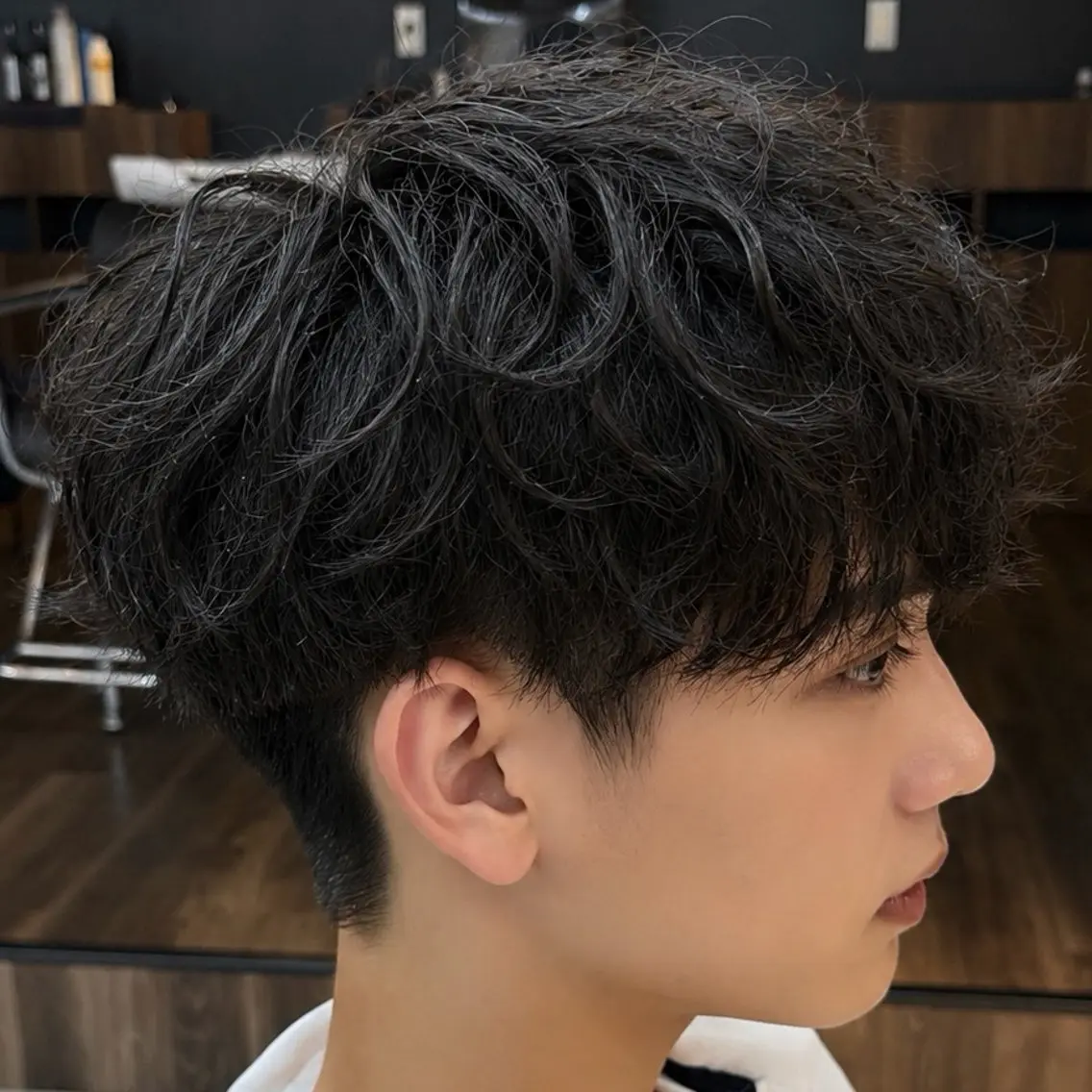 パーマ メンズ フェザーパーマ メンズパーマ スパイキーショート 波巻きパーマ ニュアンスパーマ カット パーマ 男の理想を叶える🔥 メンズパーマ特化｜関のヘアスタイル