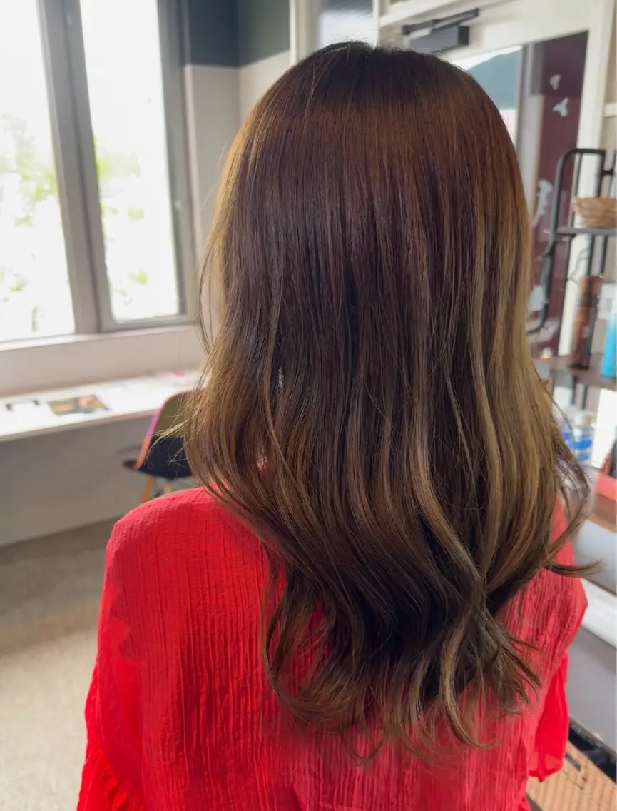 ロング カラー 雨宮 なおのヘアスタイル