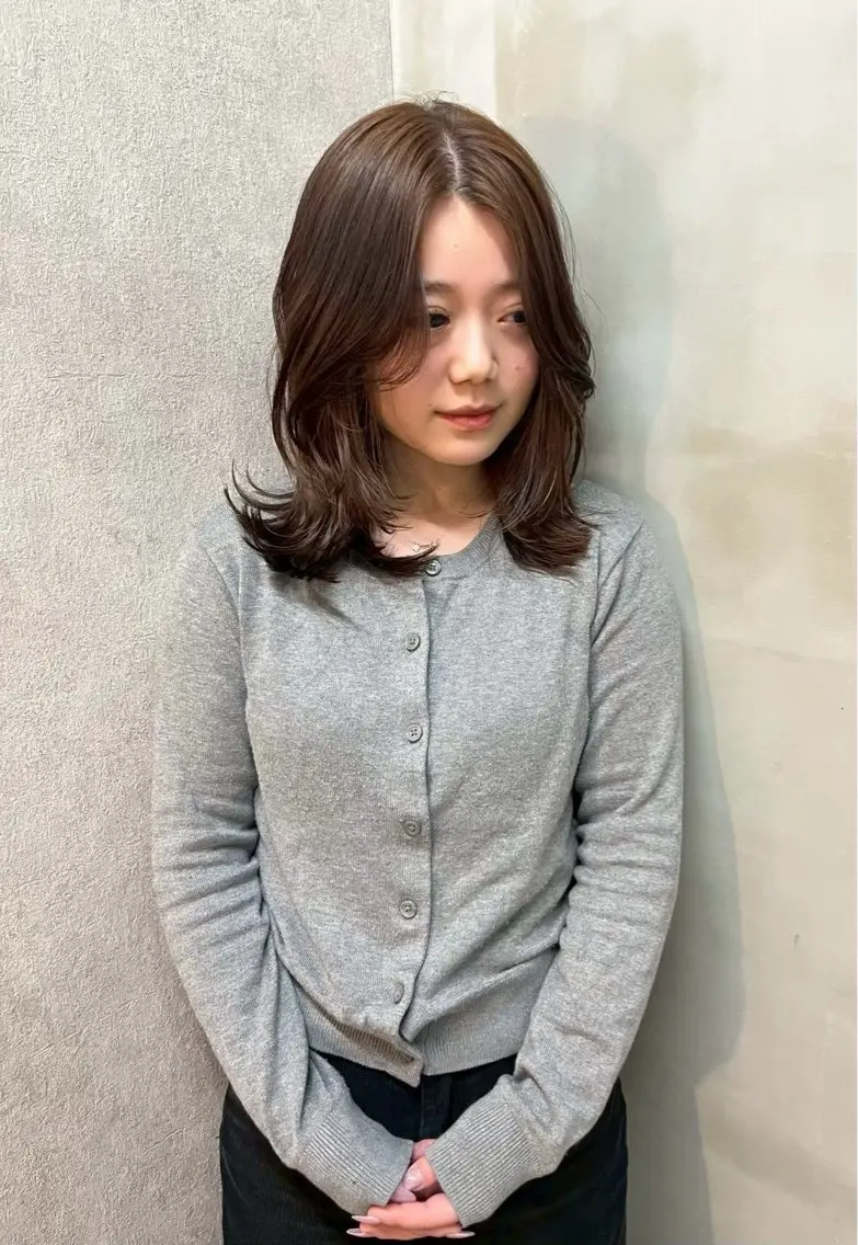 ミディアム ヘアカラー トリートメント qpulaあいみ 透明感カラーのヘアスタイル