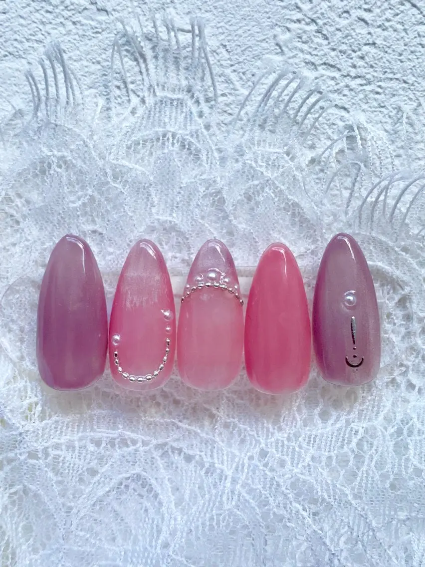 ネイル キラキラネイル マグネットネイル ピンク ハンドネイル iro+ nailのネイルデザイン