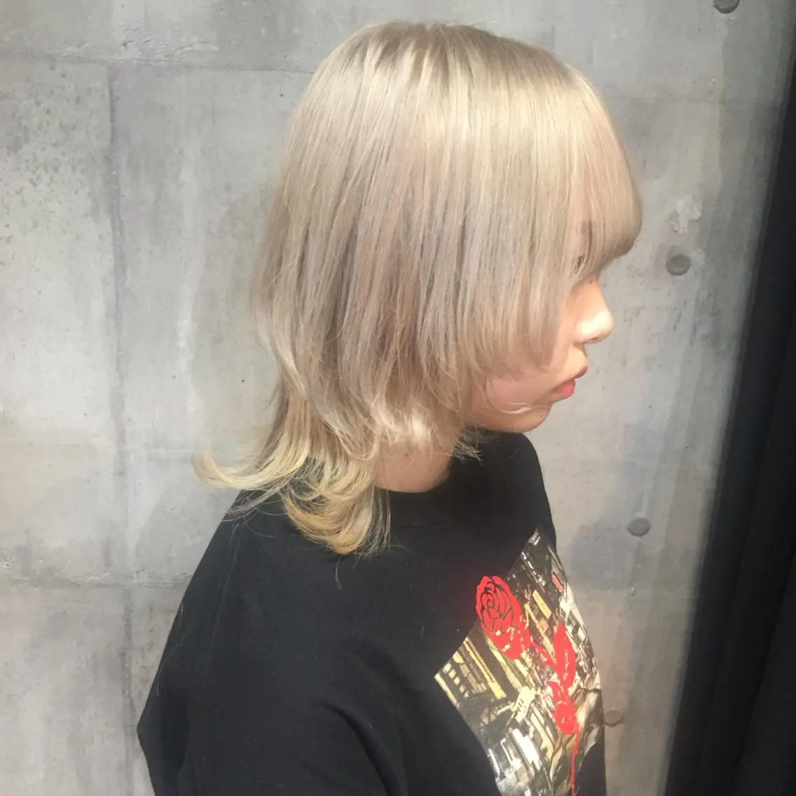 ミディアム カラー ブリーチ/ウルフ特化 渋谷カルチャー交差点のヘアスタイル