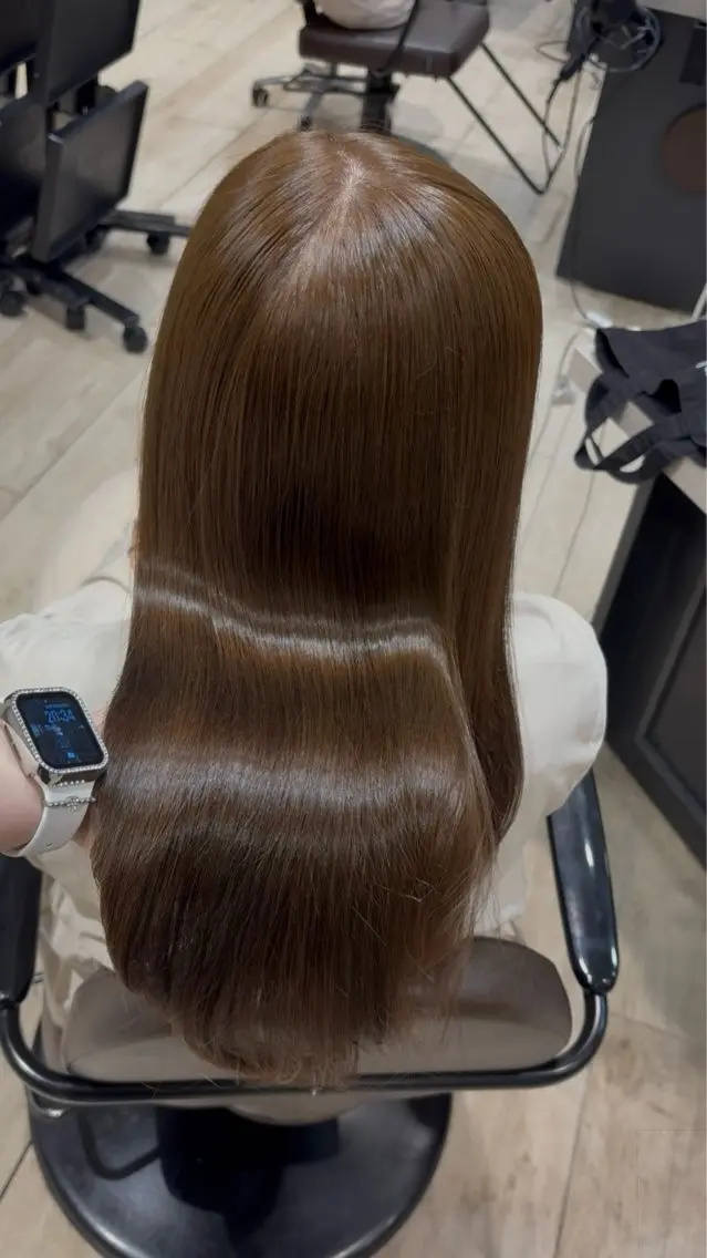 セミロング カット ヘアカラー nozomi 🤍のヘアスタイル