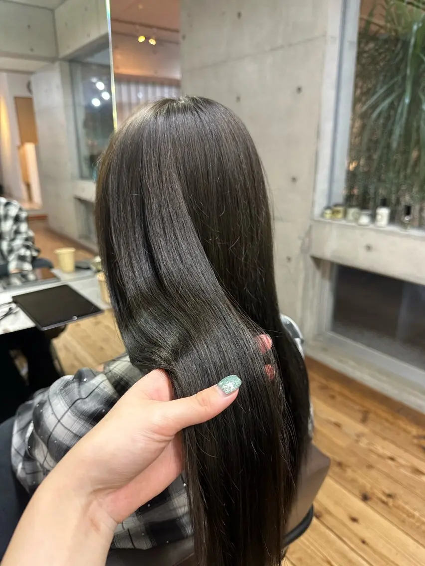 セミロング カラー ヘアカラー MISAKI ‎のヘアスタイル
