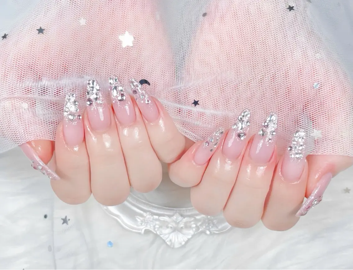 ネイル チークネイル 長さ出し フレンチネイル ジェルネイル グラデーション ハンドネイル THANHTHANH NAILのネイルデザイン