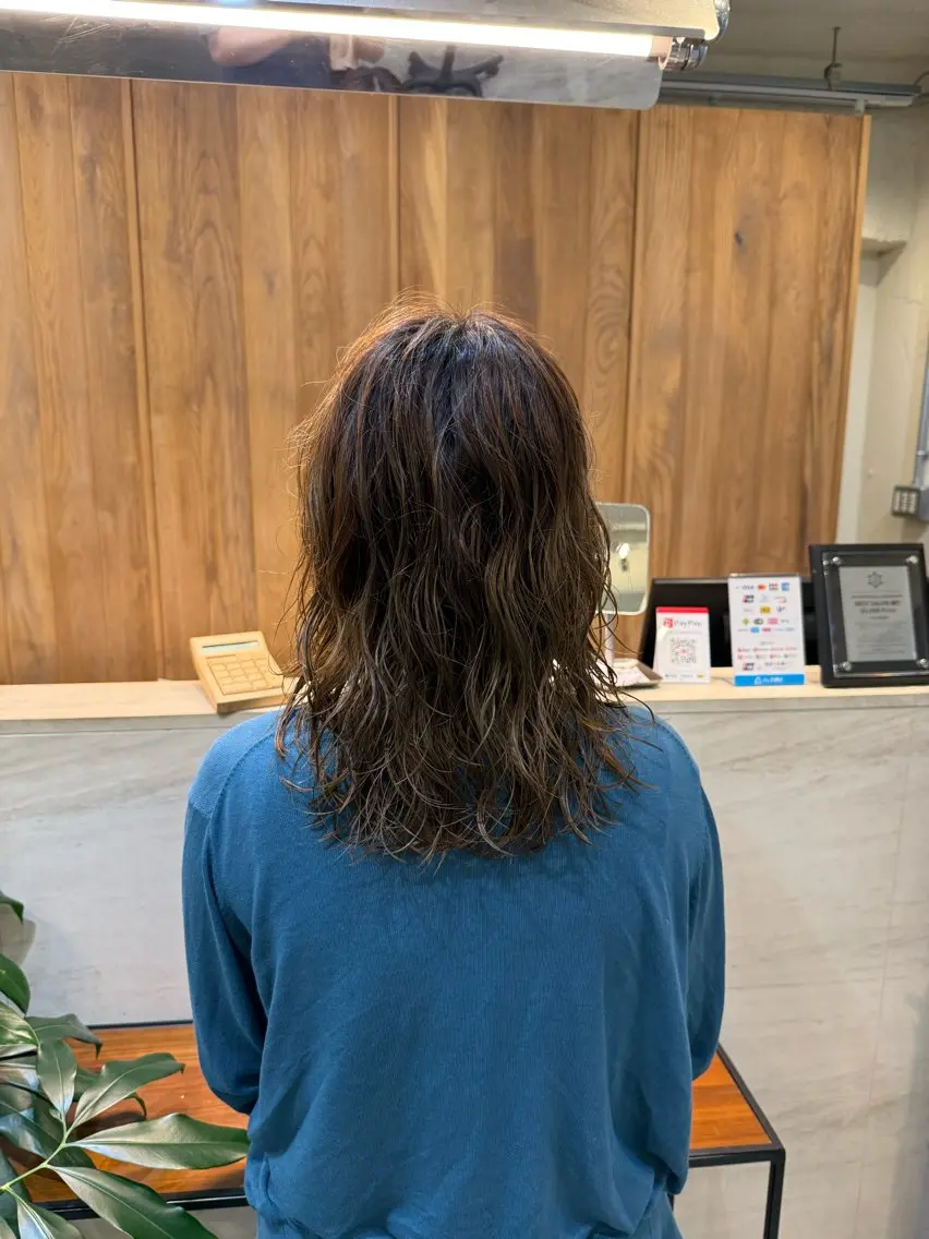 ミディアム パーマ カット パーマ トリートメント 【新宿】川口開世 cut・permのヘアスタイル