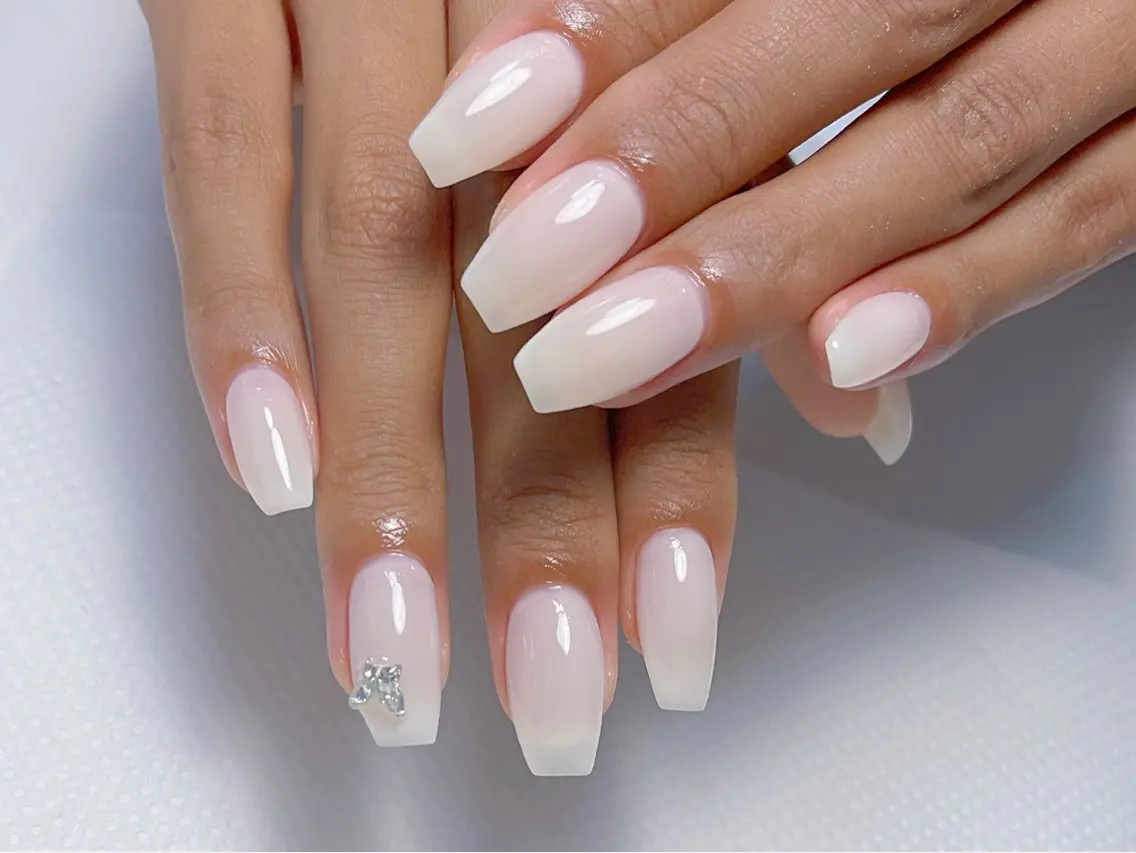 ネイル 成人式 フラッシュネイル フットネイル ジェルネイル 卒業式 ハンドネイル 心斎橋Mione nail salonのネイルデザイン