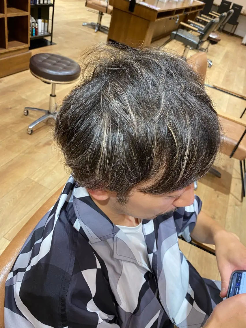 カラー メンズ メンズハイライト ハイライトカラー 暖色系カラー まおのヘアスタイル