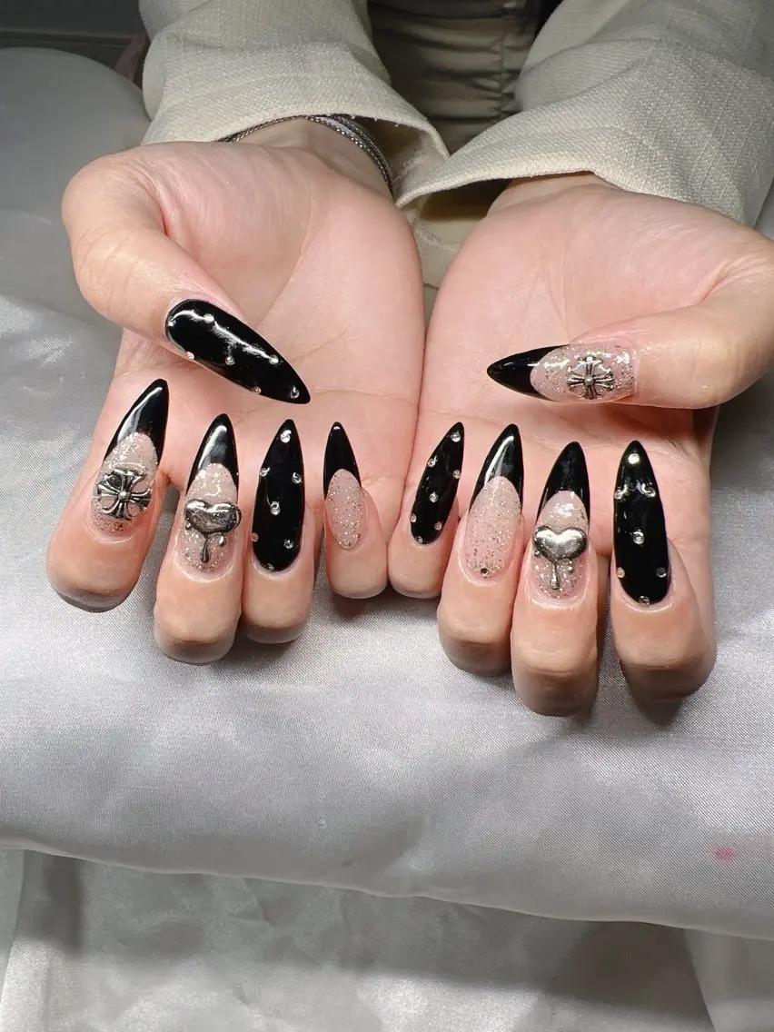 ネイル 長さ出し グラデーション 卒業式 キラキラネイル マグネットネイル Lee Nailsのネイルデザイン