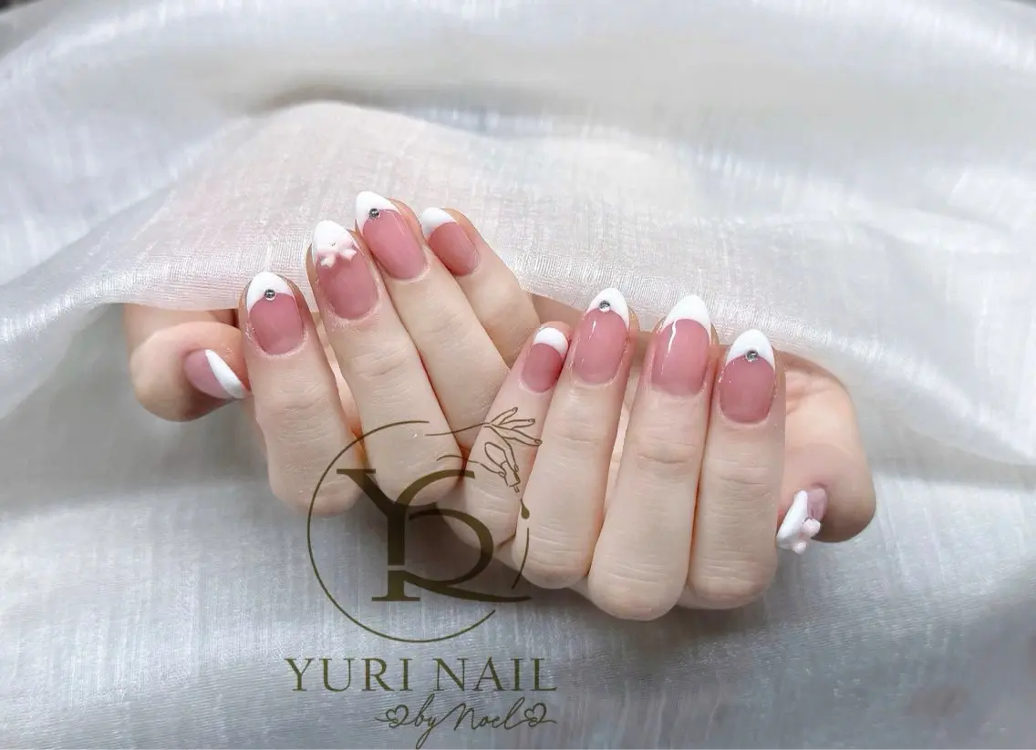 ネイル オーロラネイル ブルー チークネイル フレンチネイル グラデーション ハンドネイル フットネイル ハンドケア YURI Nail Funabashiのネイルデザイン