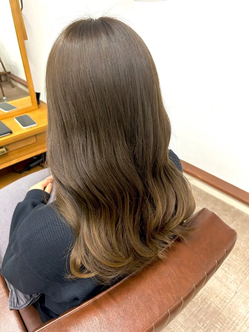 ロング カラー 透明感カラー オレンジ 浅利 陽菜のヘアスタイル