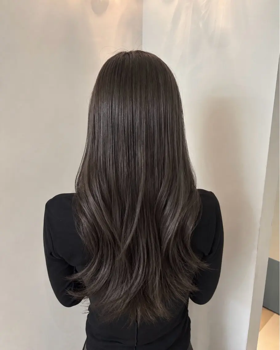 ロング カラー パーマ ベージュカラー ブリーチ 透明感カラー ダブルカラー ヘアカラー トリートメント ヒナ/酸性ストレート ・艶カラー🌿のヘアスタイル
