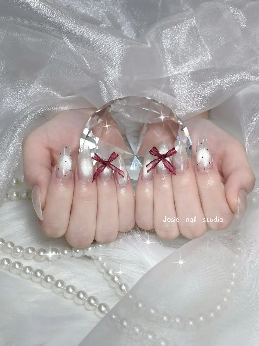 ネイル キラキラネイル 韓国ネイル ロングネイル ワンホンネイル ハンドネイル Josie nail salonのネイルデザイン