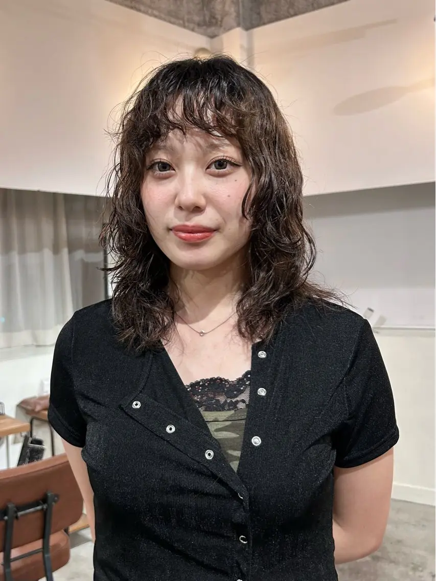 ミディアム ミディアムパーマ レイヤーカット ウルフカット カット パーマ みうら ありさのヘアスタイル