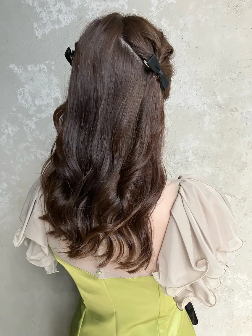 ミディアム カラー パーマ ヘアアレンジ メンズ キッズ ハーフアップ 子どものヘアアレンジ ミディアムパーマ メンズバレイヤージュ メンズブリーチ カット ヘアカラー 縮毛矯正 ヘッドスパ ヘアセット kotona 🤍miuraのヘアスタイル