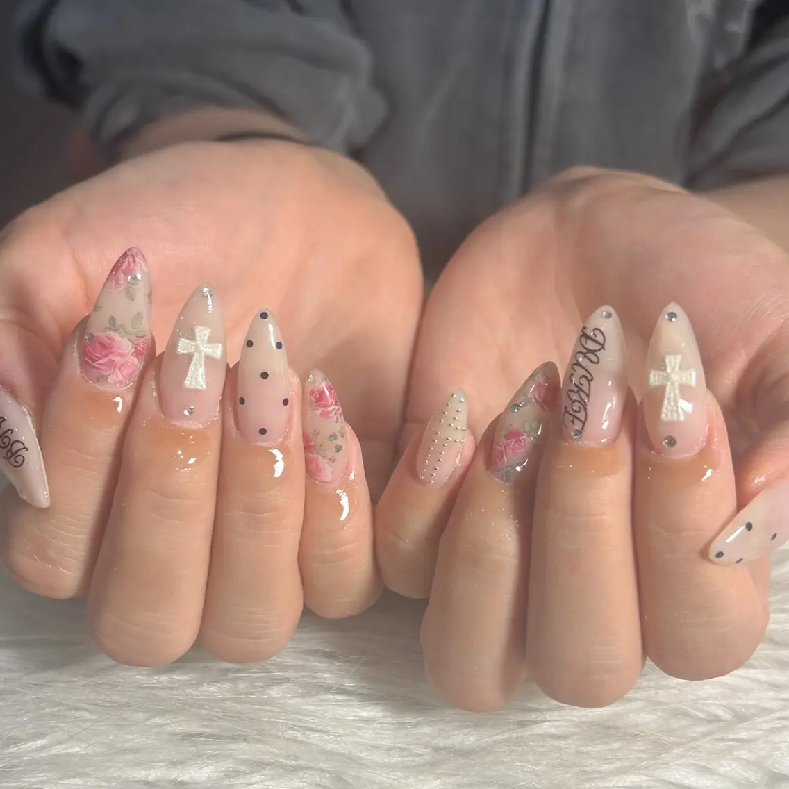 ネイル ハンドネイル LAVISH manaのネイルデザイン
