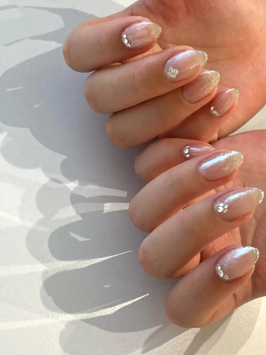ネイル キラキラネイル ストーンネイル ハンドネイル Ann nailのネイルデザイン