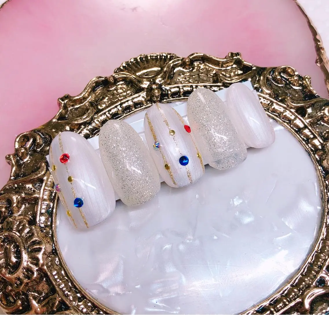 ネイル ハンドネイル CROWN プライベートサロンのネイルデザイン