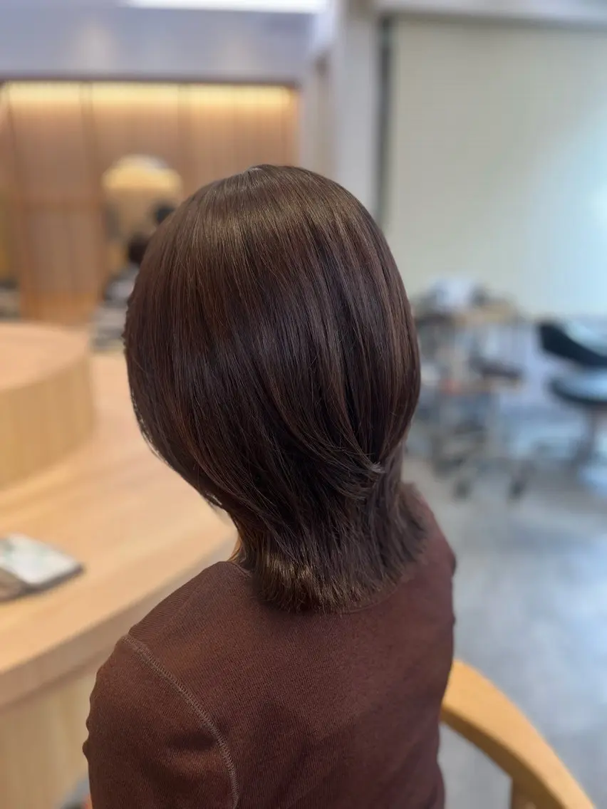 ミディアム くびれヘア レイヤーカット 銀座REFINED Ayanoのヘアスタイル