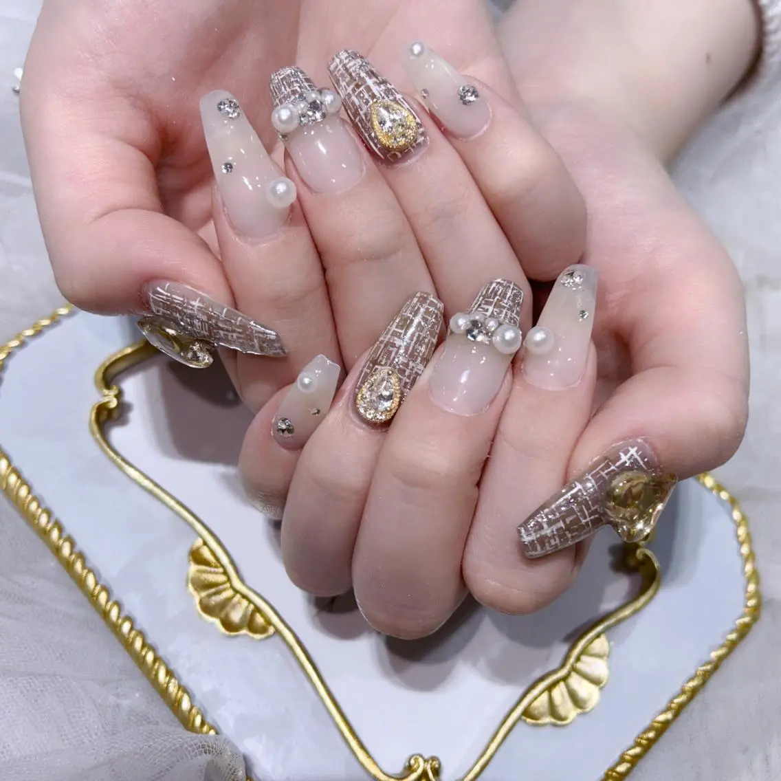ネイル ハンドネイル Queens ciciのネイルデザイン