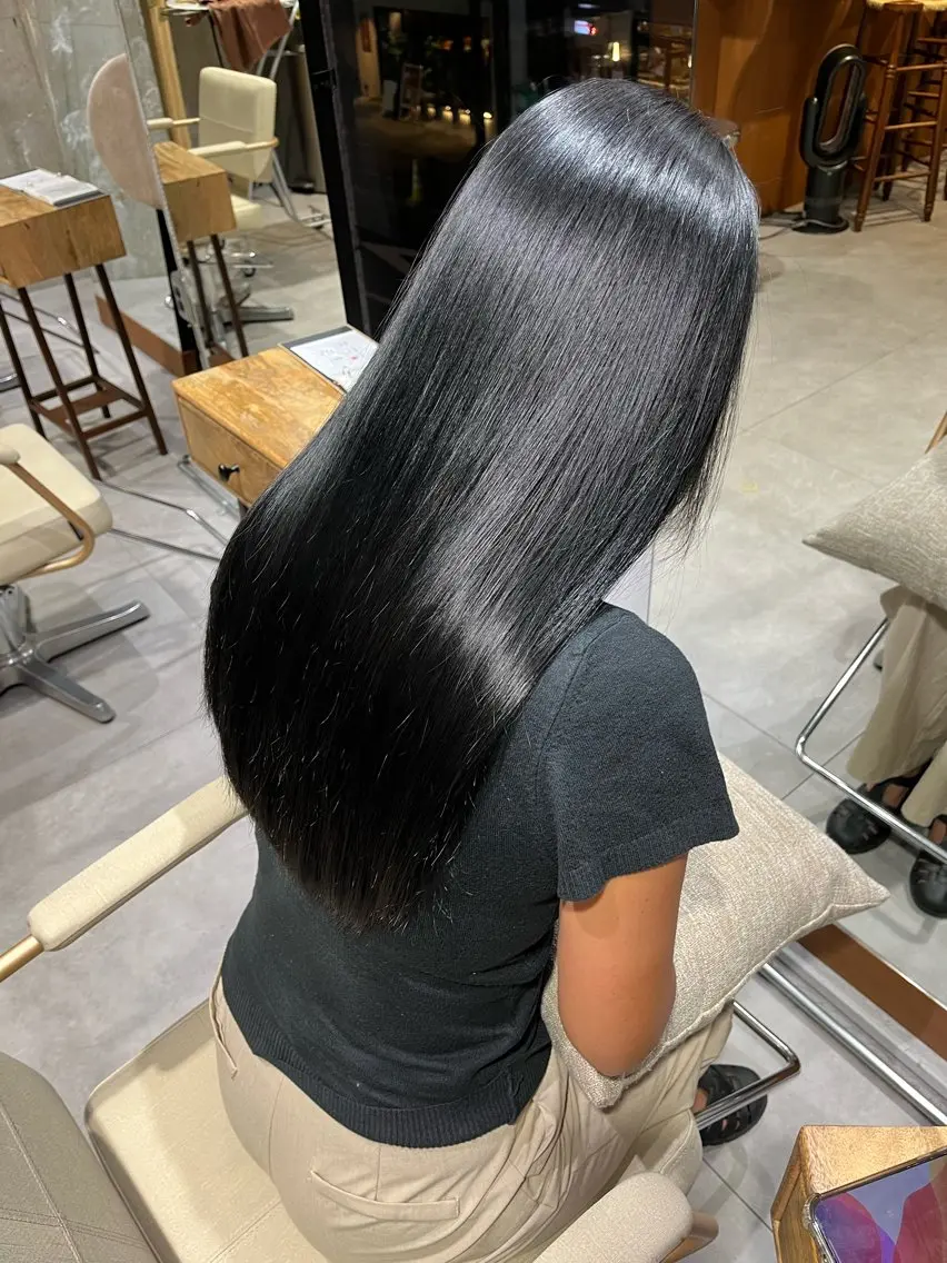 ロング 縮毛矯正 かわにし ひなた🐰のヘアスタイル