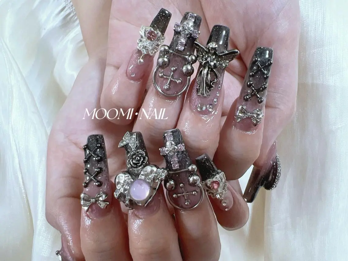 ネイル 長さ出し フレンチネイル ジェルネイル ガラスフレンチ 韓国ネイル ハンドネイル moomi nail スカルプ専門のネイルデザイン