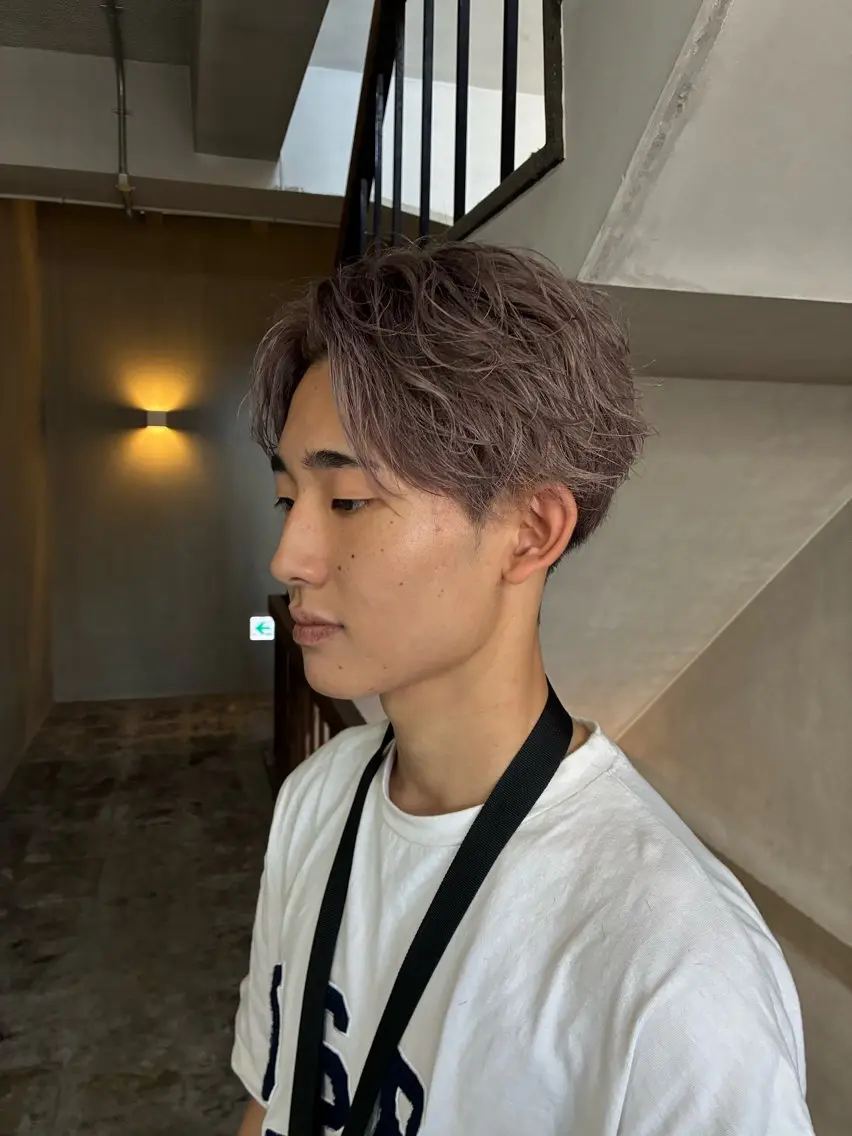 ショート カラー ヘアカラー 根元 優のヘアスタイル