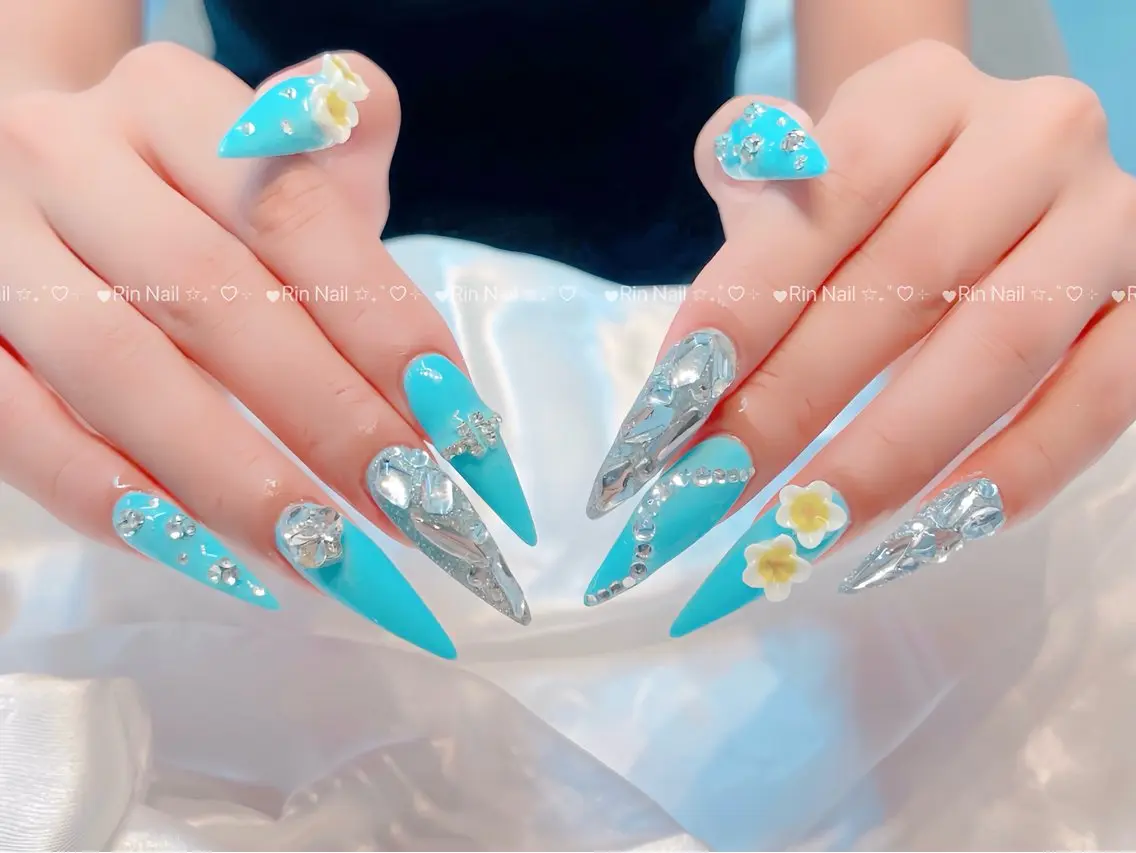 ネイル オーロラネイル ブルー フットネイル ジェルネイル 氷ネイル・うるうるネイル ハンドネイル Rin Nail 新大久保店のネイルデザイン