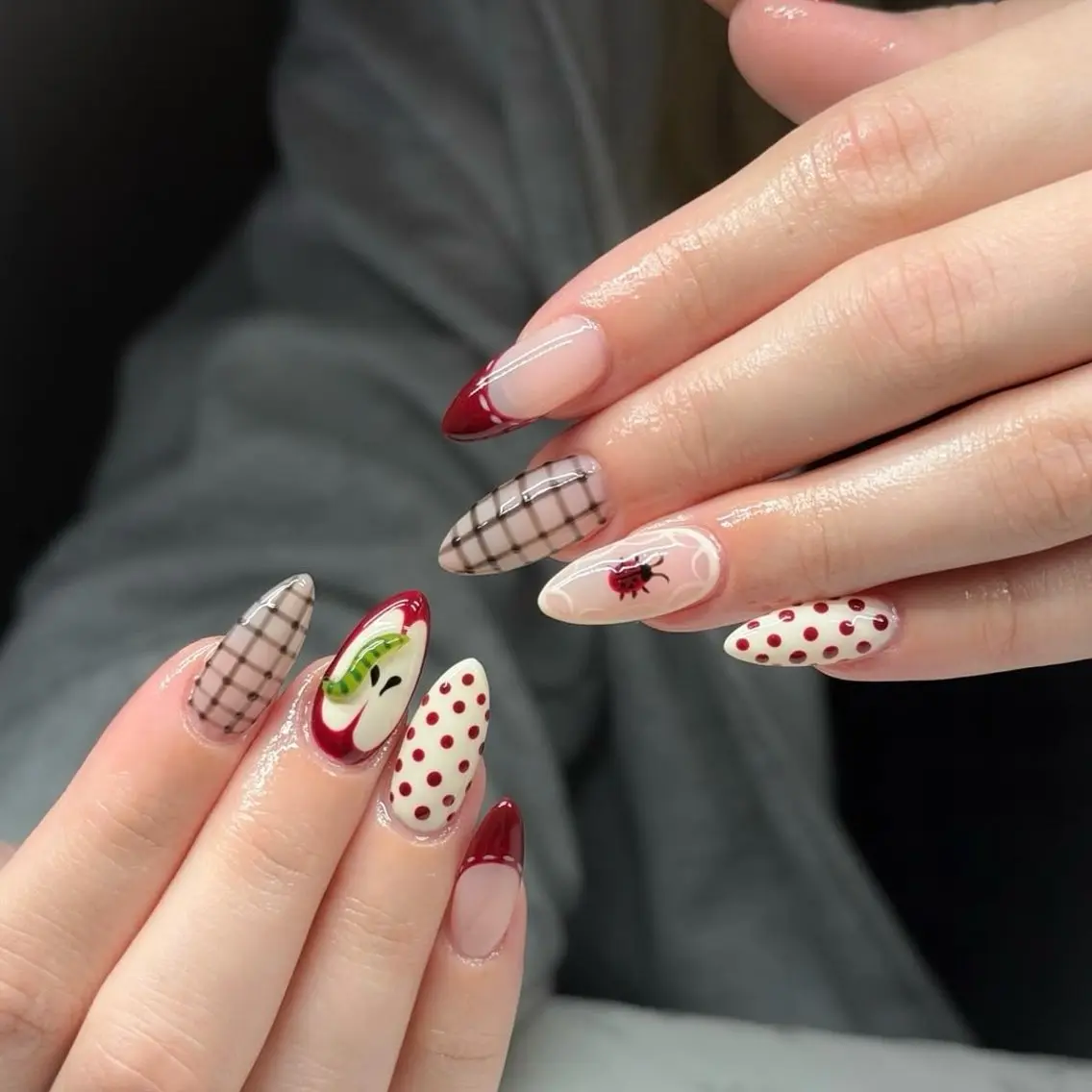 ネイル ドット フレンチネイル ジェルネイル 韓国ネイル ロングネイル ハンドネイル フットネイル Umee Nailのネイルデザイン