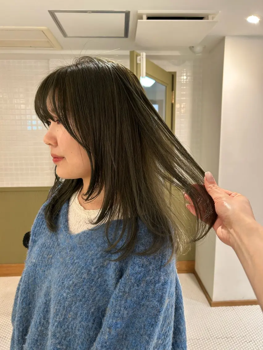 セミロング カラー ベージュカラー ブリーチ ダブルカラー ブリーチなしカラー オリーブベージュ カット ヘアカラー マンツーマン美容師 立川　♡MIHO♡のヘアスタイル