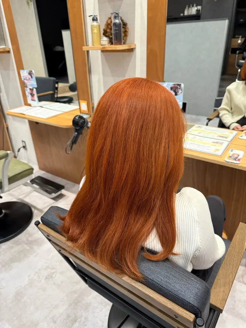 セミロング 艶カラー 🎀良川琴奈のヘアスタイル