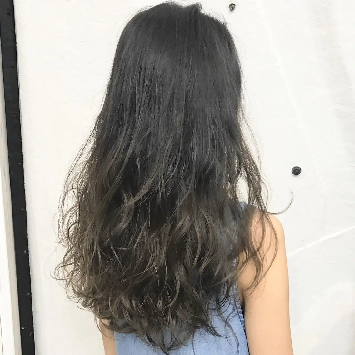 ロング カラー アッシュ ベージュカラー ブリーチ グラデーションカラー K-POP好き美容師 🇰🇷Kai.Yのヘアスタイル