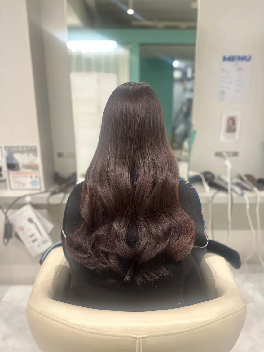 ロング カラー ブリーチ 透明感カラー ヘアカラー トリートメント LUPI byLee MIUのヘアスタイル