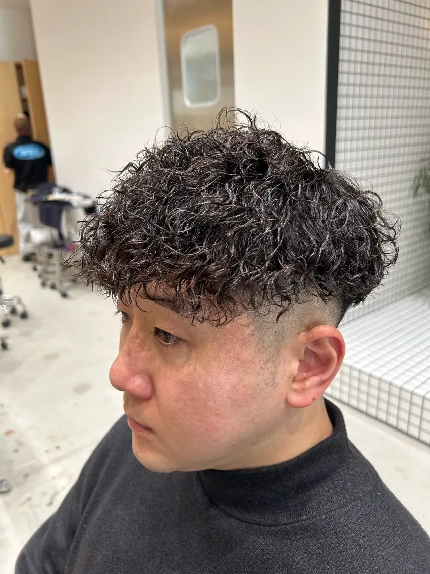 メンズ フェードカット メンズパーマ 🐲ツイスパ🐲 フェード/龍のヘアスタイル