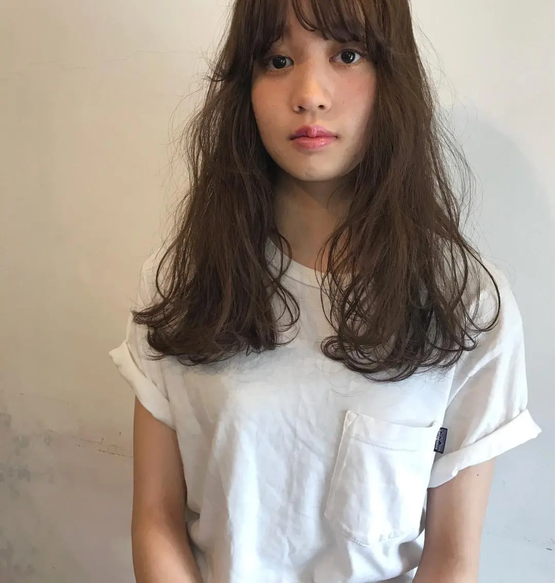 セミロング くせ毛 ボブ♡柔らかいカラー 實松栞理のヘアスタイル