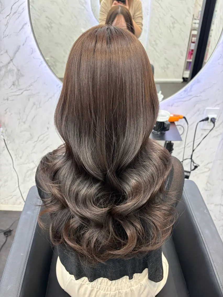 ロング カラー ブラウンカラー 韓国ヘア🎀 /♡𝓝𝓸𝓪♡のヘアスタイル