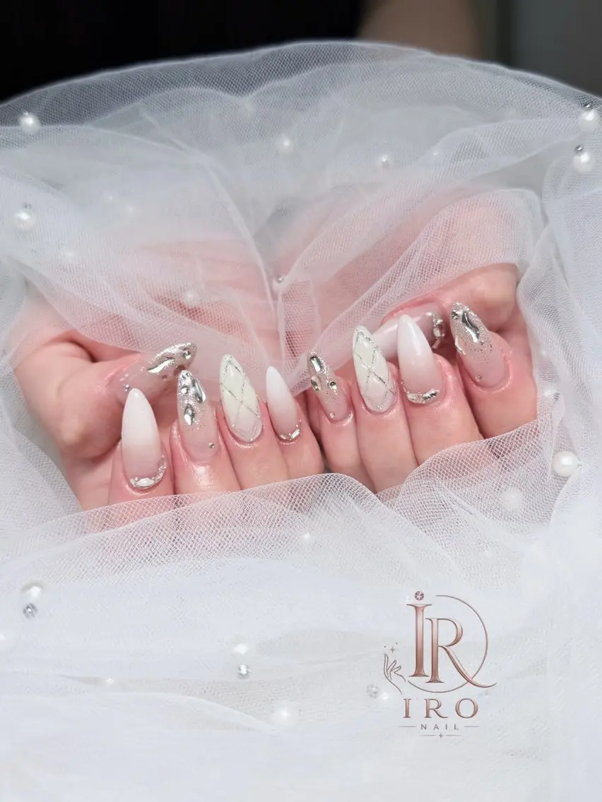 ネイル ハンドネイル IRO Nail Studioのネイルデザイン