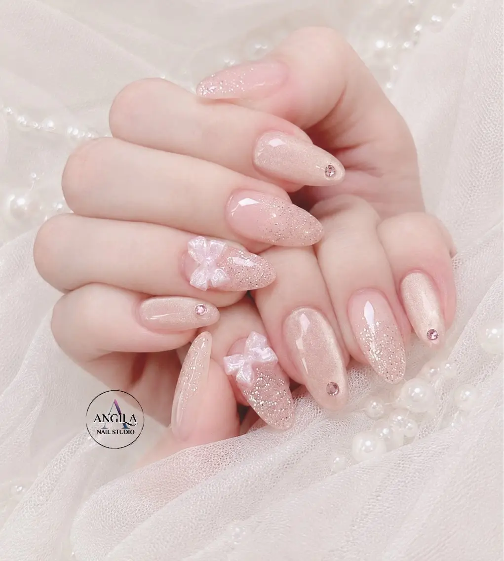 ネイル ラメ(グリッター) ピンク リボン ワンホンネイル ブライダルネイル ハンドネイル ANGILA NAIL上大岡のネイルデザイン