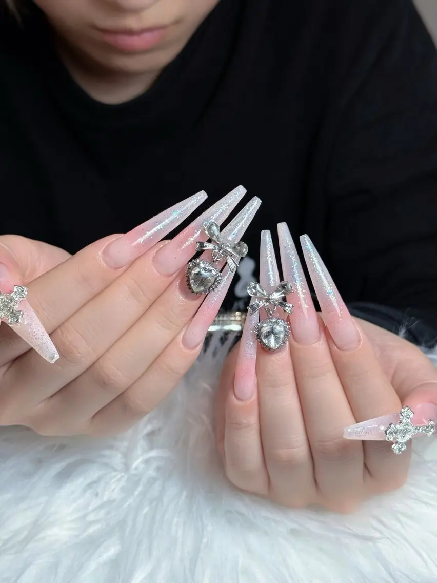 ネイル オーロラネイル ボルドー ブラウン 氷ネイル・うるうるネイル キラキラネイル ハンドネイル Julli NailStudioのネイルデザイン