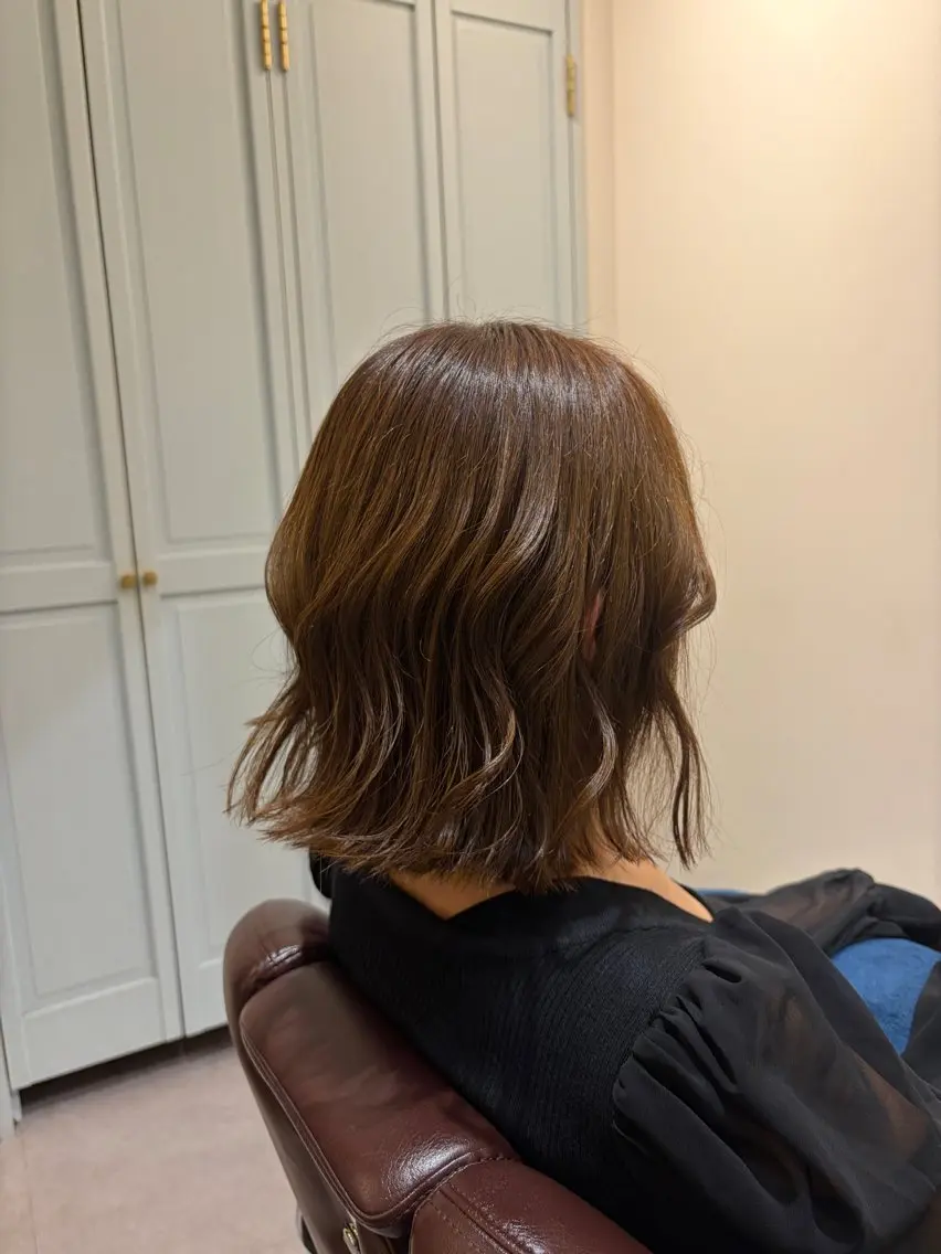 ショート カット ヘアカラー トリートメント 荒井 茉凜のヘアスタイル
