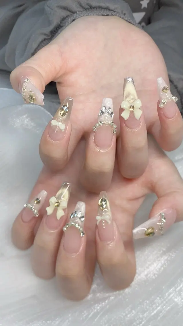 ネイル フレンチネイル グラデーション マグネットネイル ニュアンスネイル オフィスネイル ハンドネイル Rei _Nail 新宿のネイルデザイン