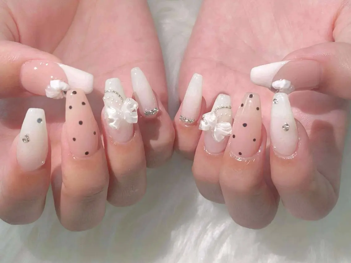 ネイル 韓国ネイル 水色 マグネットネイル ニュアンスネイル オフィスネイル ハンドネイル Hana Rose Nailのネイルデザイン