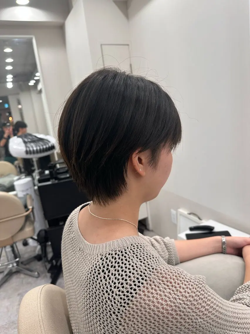 ショート ボブ、レイヤー、 ハイトーン、古淵のヘアスタイル
