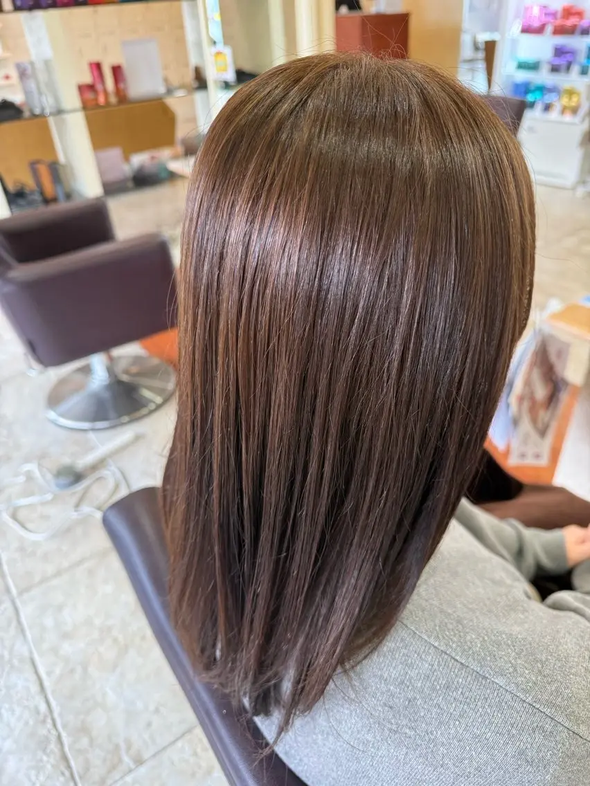 ミディアム ヘアカラー 端野七海 縮毛矯正のヘアスタイル