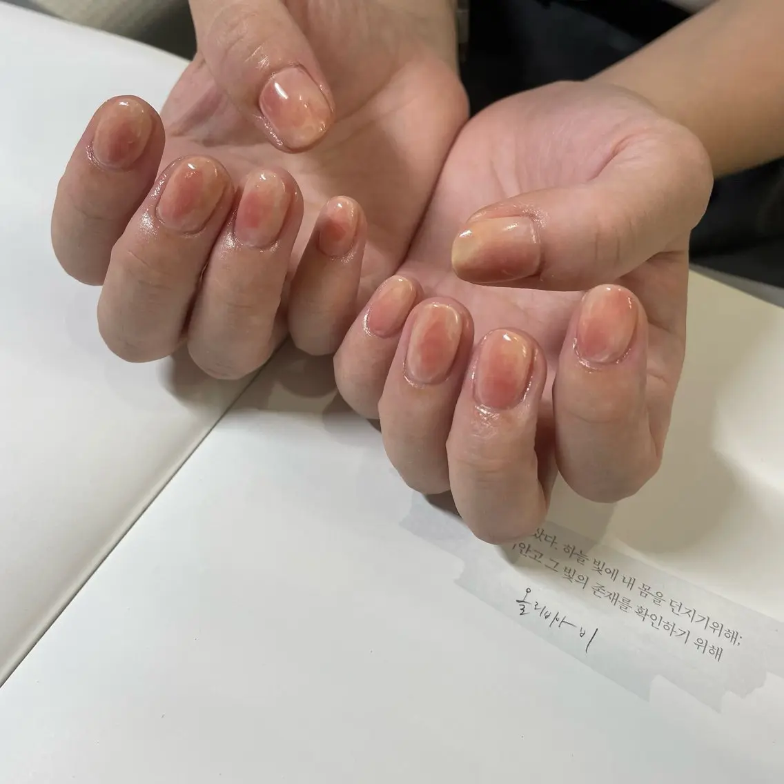 ネイル ハンドネイル ネイルズシャトン🪡 ネイリスト齊藤のネイルデザイン