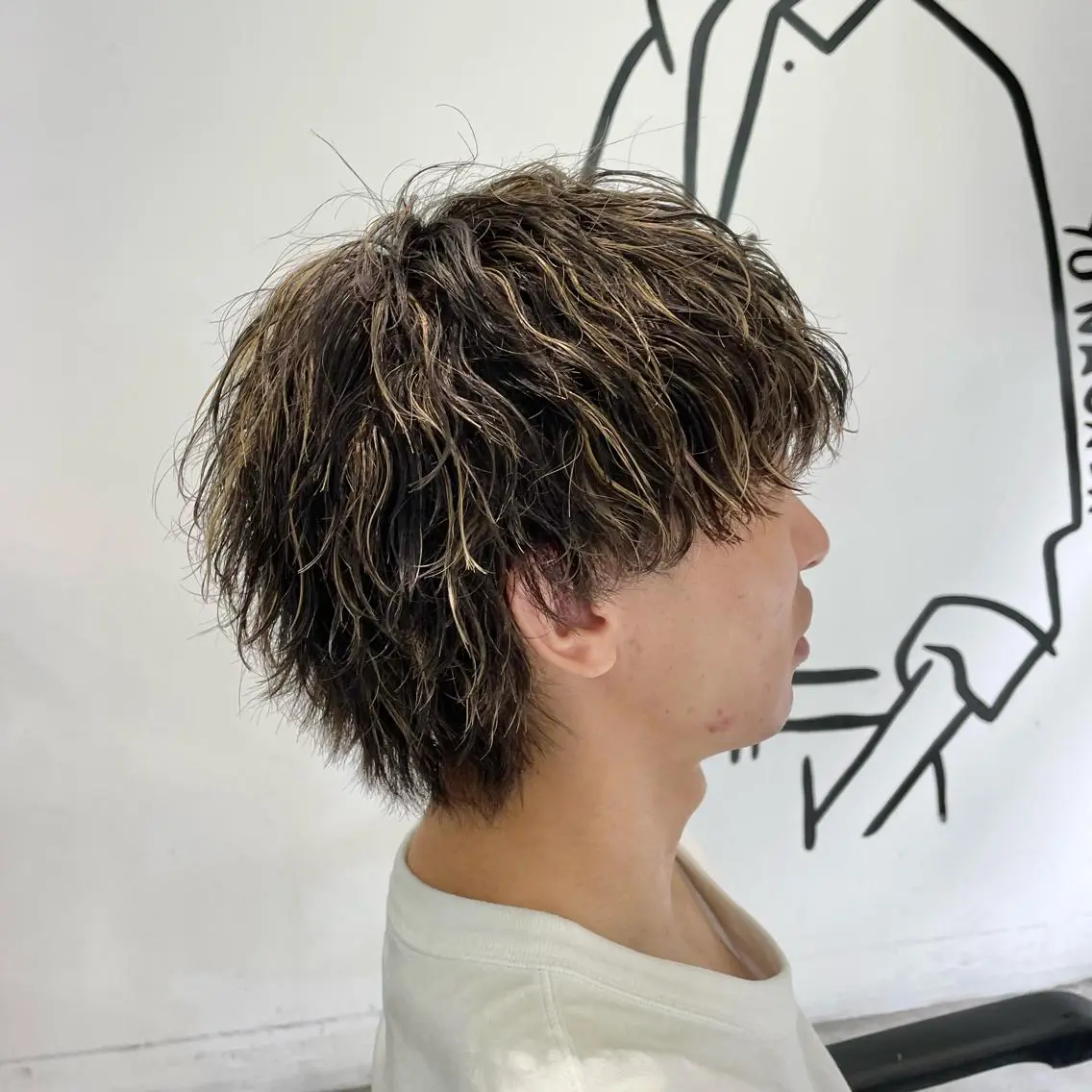 ショート カラー パーマ メンズ メンズハイライト 波巻きパーマ ハイライトカラー ハイライト カット ヘアカラー パーマ メンズ特化美容師/ 藤戸 椋のヘアスタイル