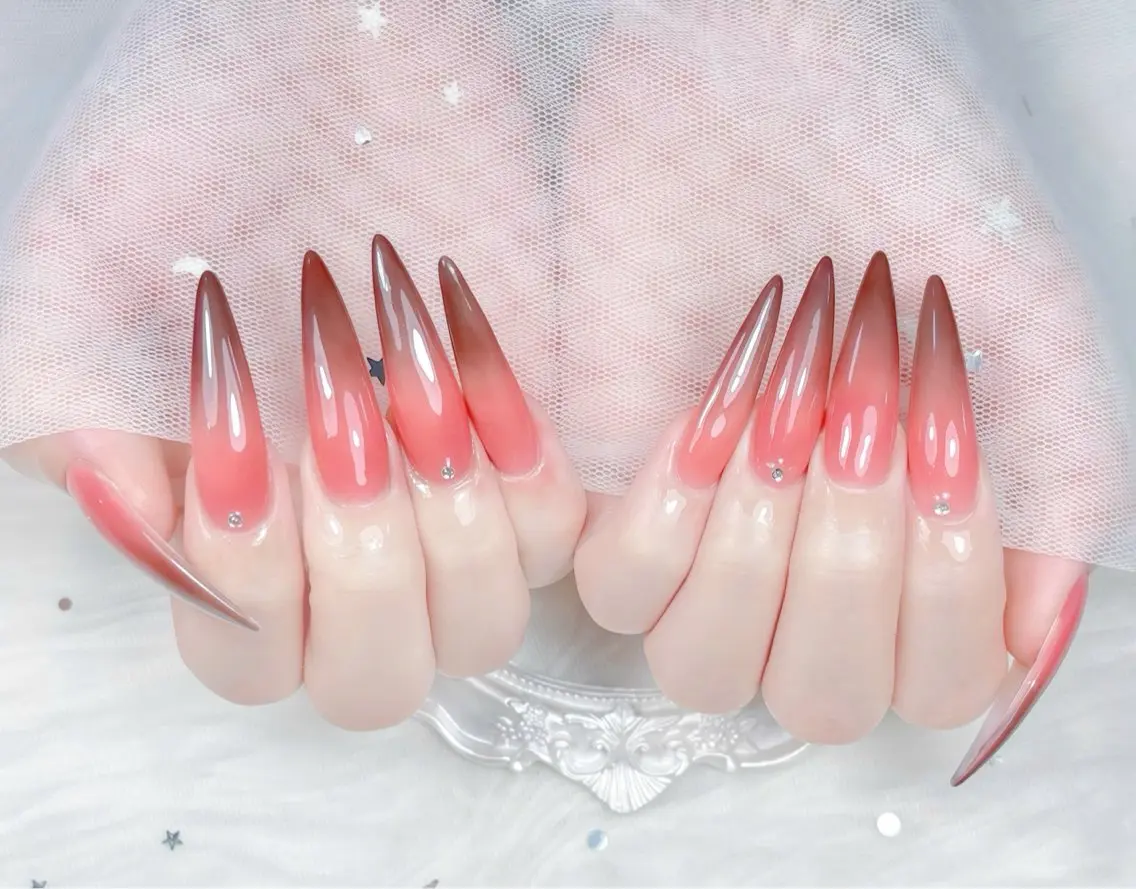 ネイル チークネイル 長さ出し フレンチネイル ジェルネイル グラデーション ハンドネイル THANHTHANH NAILのネイルデザイン