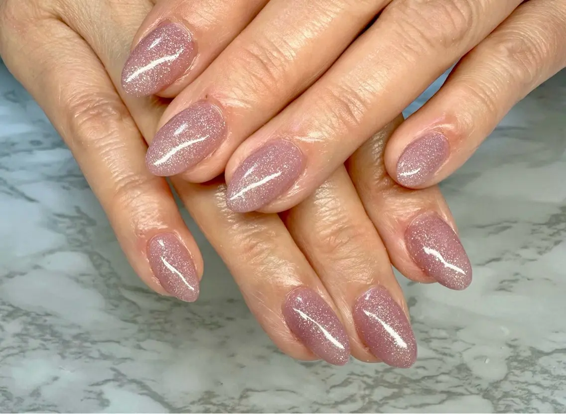 ネイル フレンチネイル ラメ(グリッター) マグネットネイル マグネットフレンチ ニュアンスネイル Mai’s nailのネイルデザイン