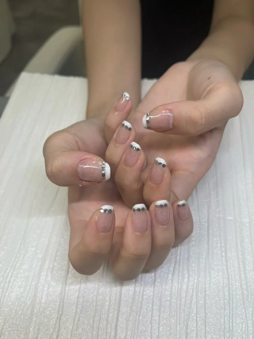 ネイル アートネイル オーロラネイル フレンチネイル ホログラムネイル 韓国ネイル ハンドネイル chai 上本町 sakuraのネイルデザイン