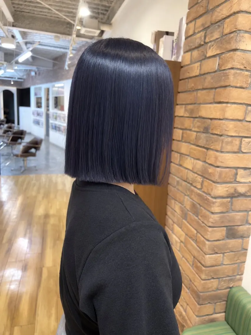 カラー 黒髪 ブリーチ ブルーカラー ブルーブラック 透明感カラー NOA福島 RENA🌼のヘアスタイル