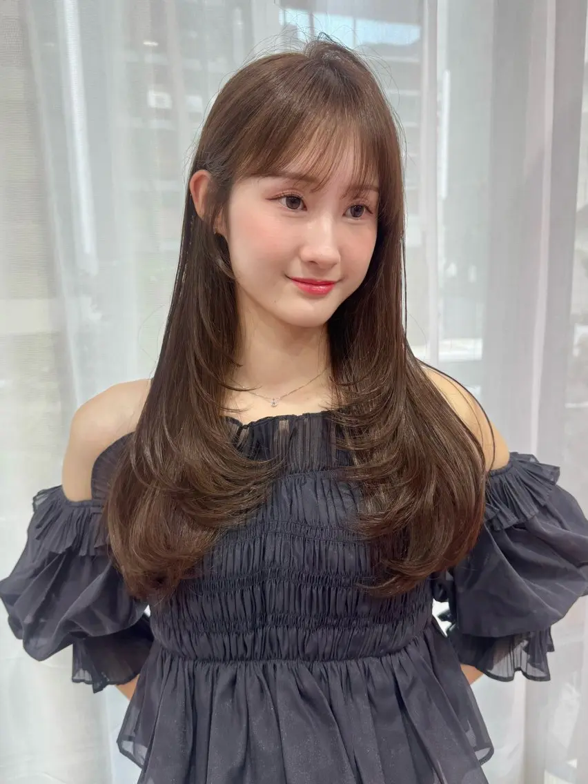 ロング ケアカラー くびれヘア 顔まわりレイヤー 顔周りカット 韓国風ヘア カット ヘアカラー トリートメント 顔周り/透明感カラー REINA𓍯のヘアスタイル